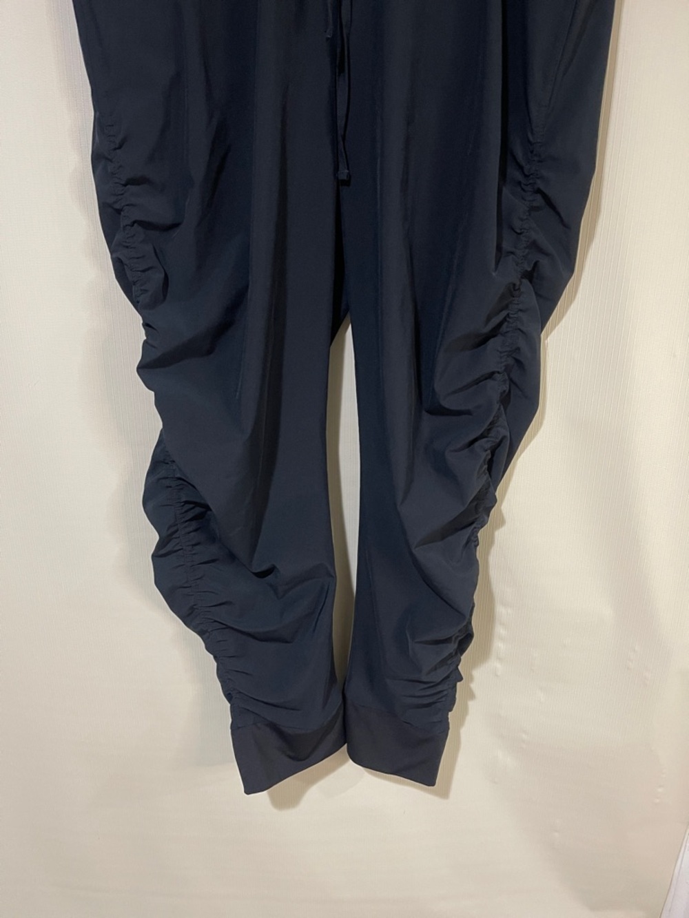 NWOT Women's Black Ruched Drawstring Lightweight Breathable Pants Size Large - Picture 4 of 11